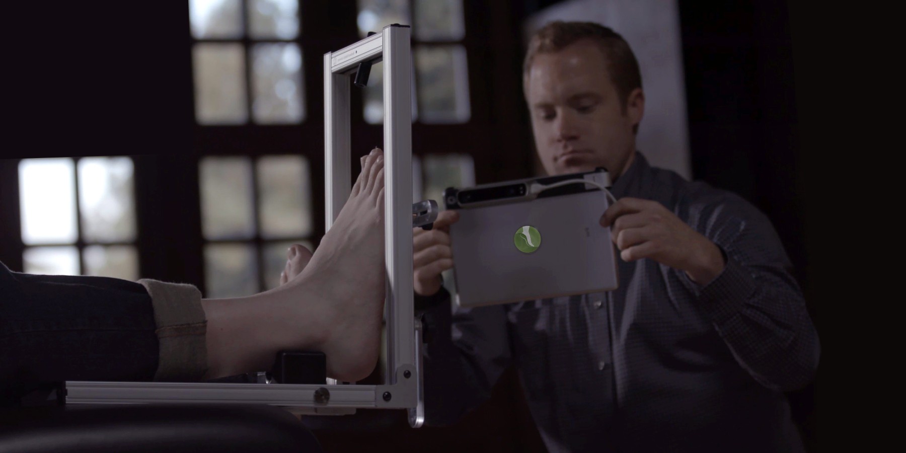 SmartCast foot scanner